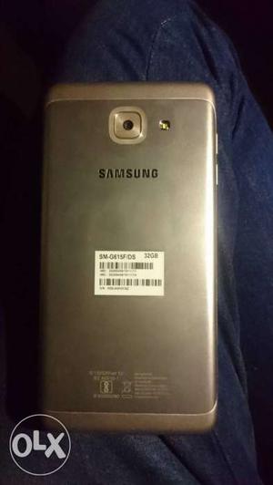 Sumsung j7 max only 2days old good condition box