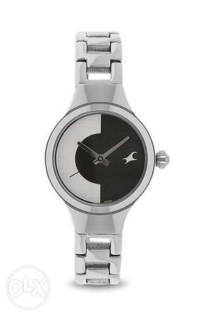 Fastrack band watch and women