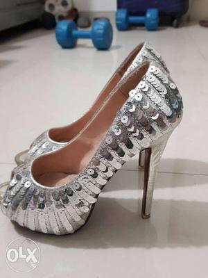 Size 39 brand new heels