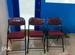 3 folding metal chairs with cushion, in excellent