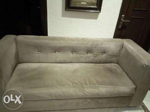 High quality five seater sofa in a new condtion