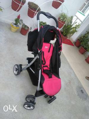 Kids pram. excellent condition. onwer is army