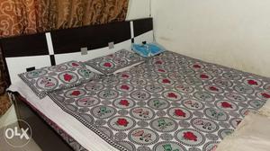 King size (6Fts x 7fts) Bed in new condition