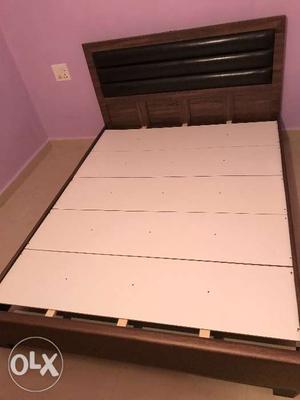 Queen Size Bed ( x 200 x cm).Engineered