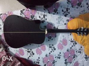 6 months old hertz guitar for sale. in a good