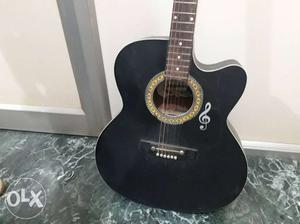 Acoustic guitar in good condition