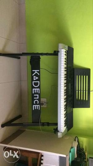 Casio keyboard with stand n cover