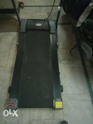 Electronic treadmill 1year old new condition