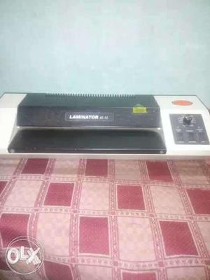 Laminator lamination machine with paper