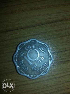  Scalloped-edge Silver-colored 10 Coin