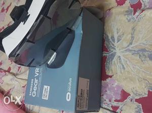 Black And White Samsung Gear VR Oculus With Box