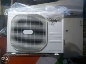 Brand new whirlpool 1 ton ac good working condition (d 1
