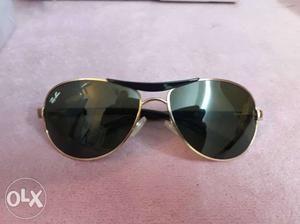 Gold-colored Framed Ray-Ban Aviator