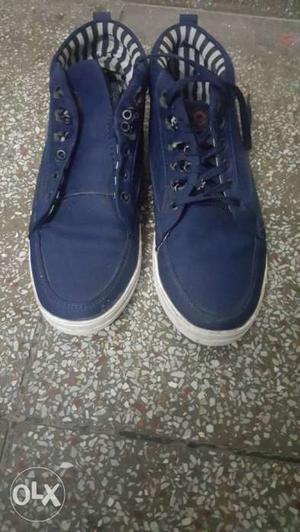 Having 20 days old formal shoes...in blue colour.