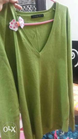Mantis color sweater with soft stuff
