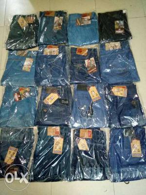 Men' Jeans Size... Only 200