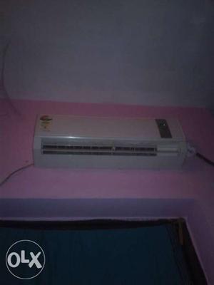Onida 1 ton Ac good condition. 2 years old