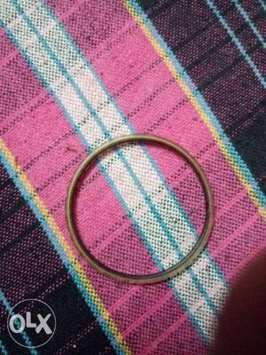 Round Gold-colored Ring