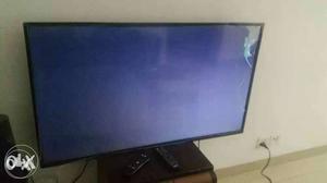 Screen cracked sanyo led tv 49inch. with bill