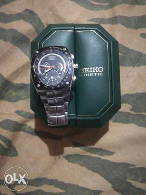 Seiko kinetic watch for sale just 1 year