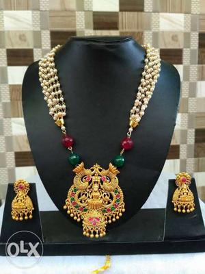 Traditional jewellery set