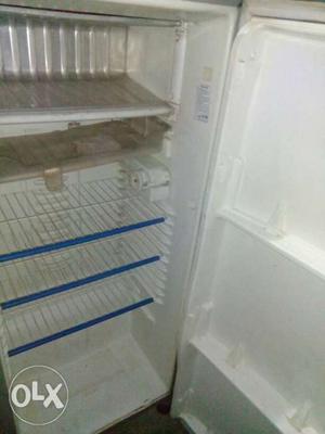 Whirlpool fridge in working conditions 180litres