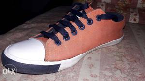 Who want shoes please contact me i have great