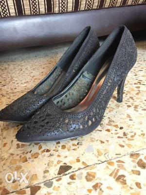 Size:39 Unused heels from Dubai
