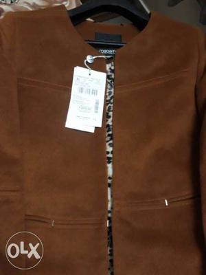 New Branded coat(madame) very good condition with
