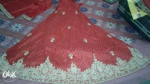 Women's Red And White Floral Salwar Kameez