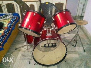 5 piece DB drum set in new condition...