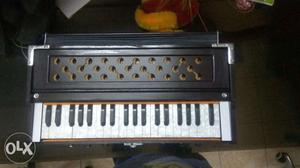 Brand new harmonium for sale [With cover]. Only 1 month used
