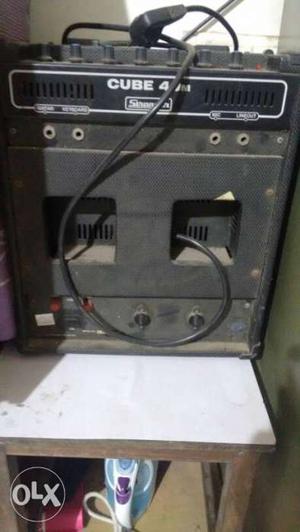 Guitar,keyboard, mic amplifier in good condition