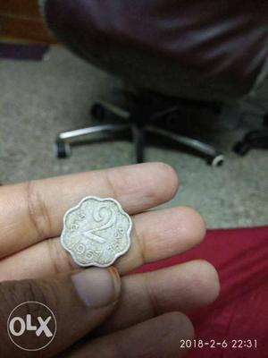  Scalloped Silver-colored 2 India Coin