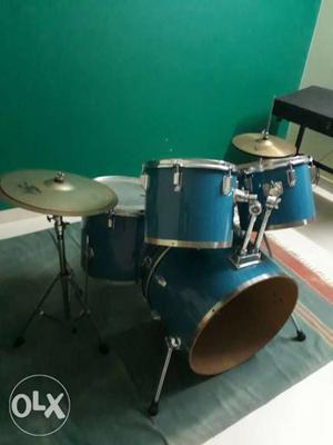 World Max Drum Kit With 2cymbals,pedal,hihat