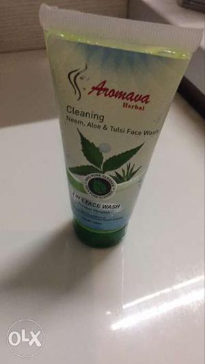It is acleaning facewash