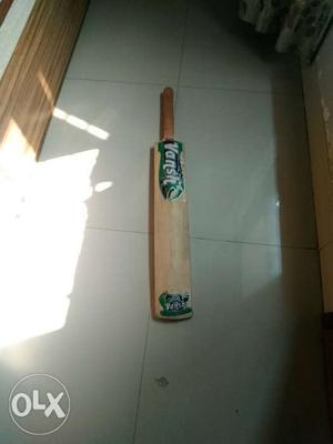 Sparingly used Vansh tennis bat