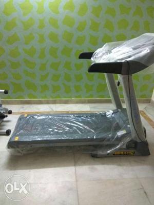 Treadmill in east delhi brand new