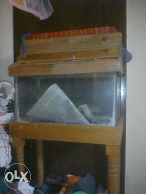 Fish tanke and stand need mottar good condition