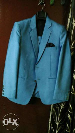 New 3 piece suit blazer size 40 trouser size 