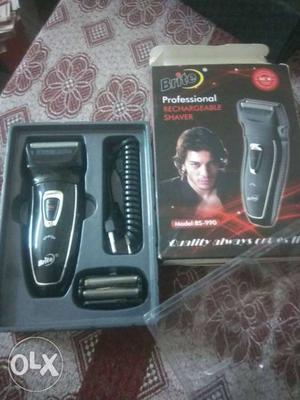New Black And Gray Brite Professional Shaver With Box