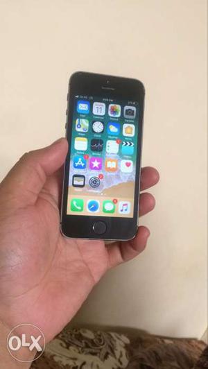 IPhone 5s space gray colour 32gb iOS 11