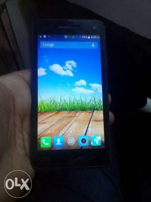 Micromax canvas 2 coulors in good condition