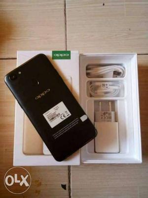 Oppo F5 4gb ram 32gb in black colour Use almost 2months