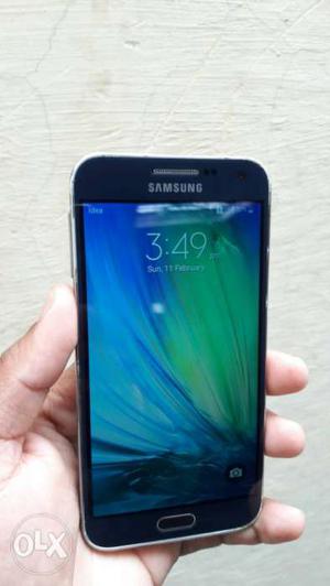 Samsung E5 3G Smart Phone With Dual Sim 16 GB