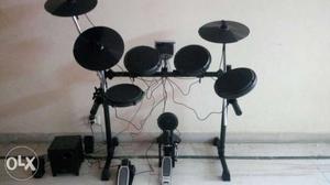Alesis DM 6 Drum Kit in Perfect Condition |