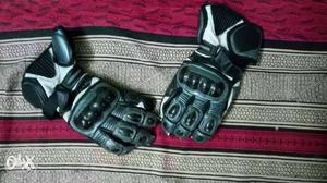 Cramster Black-and-gray Racing Gloves with gaunlets