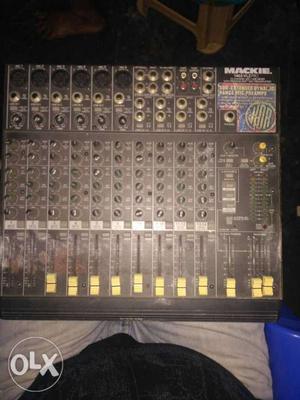 MACKIE VLZ PRO 14 channel mic/line mixer with