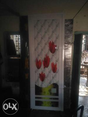 Rectangular White Red Flower-printed Board