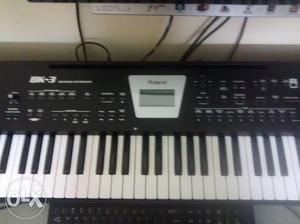 Roland BK3 new keyboard Only 3days used